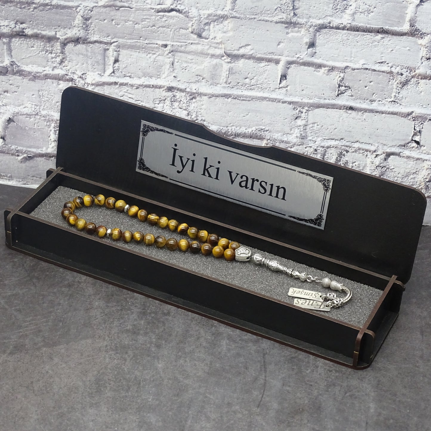 Kutulu doğal taş tesbih