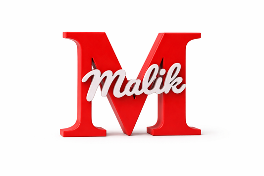 Personalisierte Namensdekoration mit Initiale